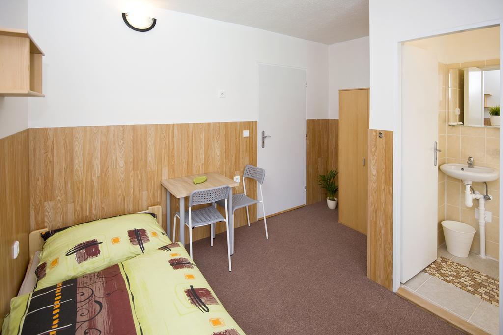 Penzion Ostrava-Levne Ubytovani Ngoại thất bức ảnh