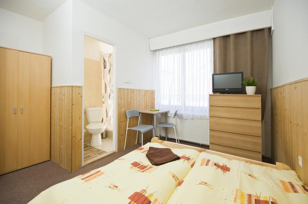 Penzion Ostrava-Levne Ubytovani Ngoại thất bức ảnh